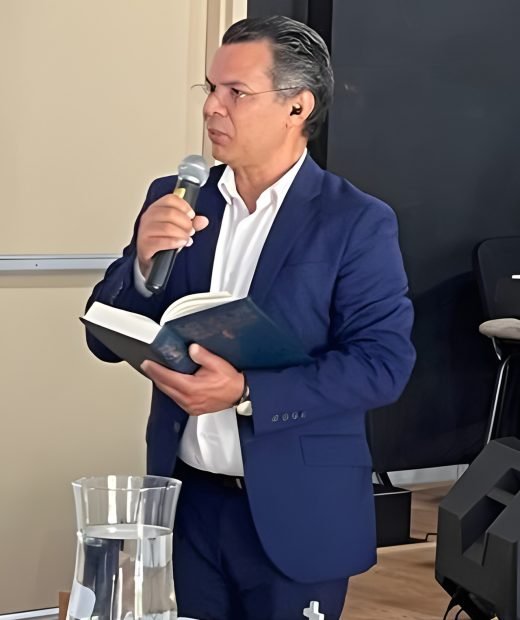 Pastor iglesia reformada westwood